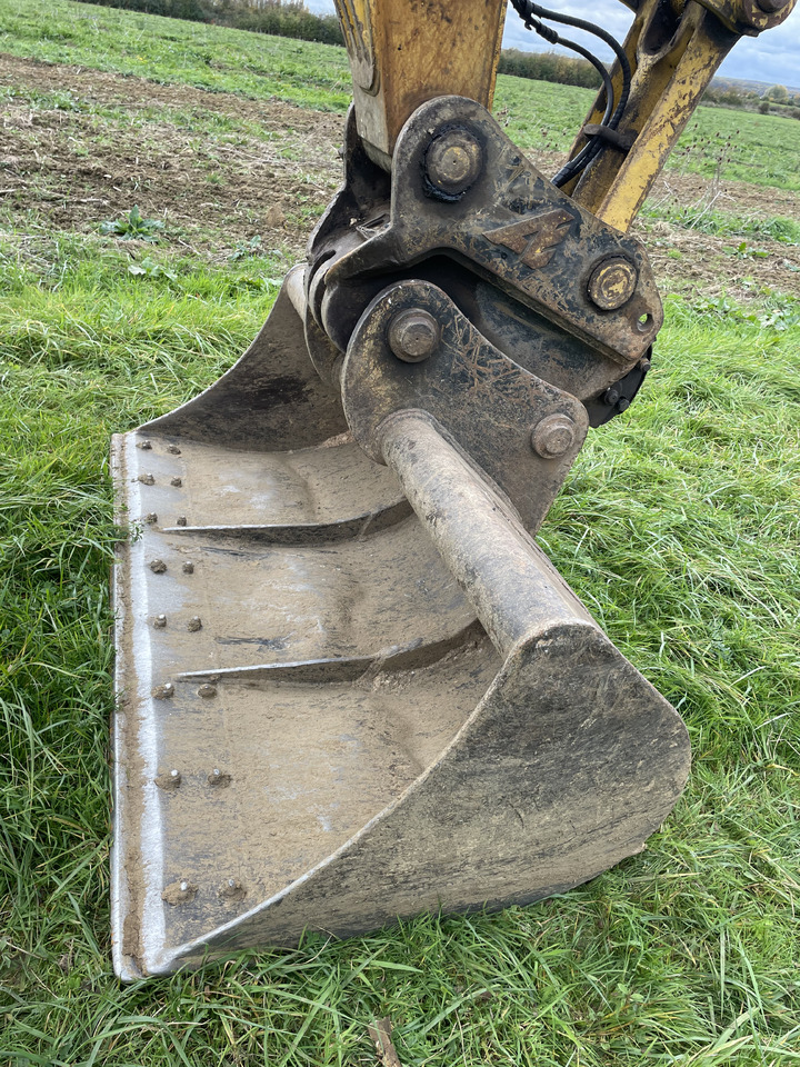 Zakup Komatsu PC210LC-8 Komatsu PC210LC-8: slika Zakup Komatsu PC210LC-8 Komatsu PC210LC-8