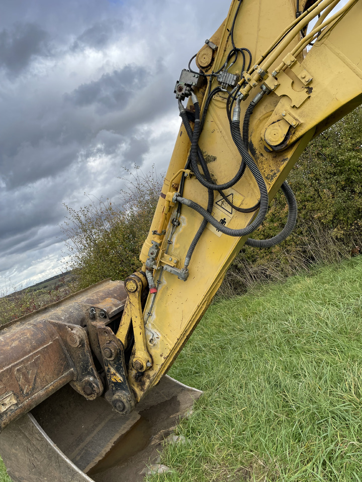 Zakup Komatsu PC210LC-8 Komatsu PC210LC-8: slika Zakup Komatsu PC210LC-8 Komatsu PC210LC-8
