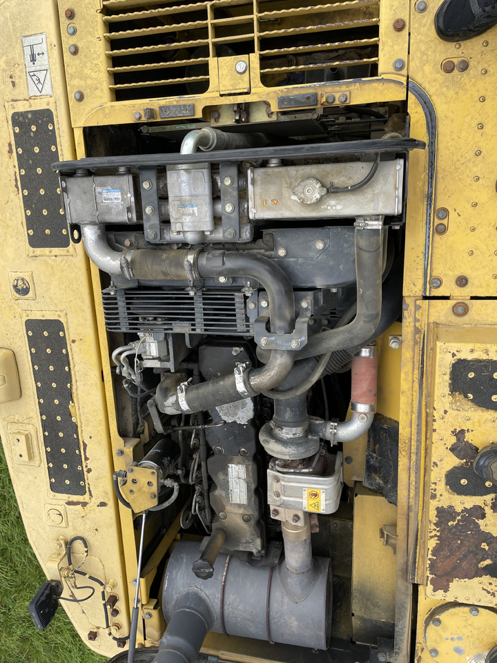 Zakup Komatsu PC210LC-8 Komatsu PC210LC-8: slika Zakup Komatsu PC210LC-8 Komatsu PC210LC-8