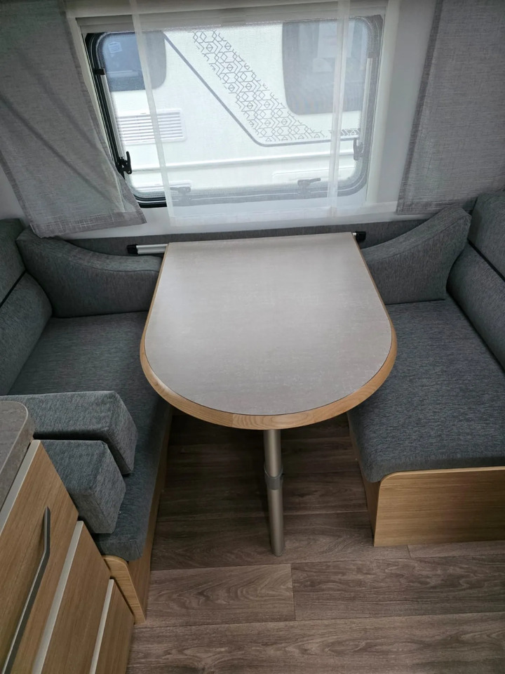 Fendt Bianco Activ 390 FHS Dusche, 1.700 KG-Fahrwerk - Kamp prikolica: slika Fendt Bianco Activ 390 FHS Dusche, 1.700 KG-Fahrwerk - Kamp prikolica Fendt Bianco Activ 390 FHS Dusche, 1.700 KG-Fahrwerk - Kamp prikolica: slika Fendt Bianco Activ 390 FHS Dusche, 1.700 KG-Fahrwerk - Kamp prikolica