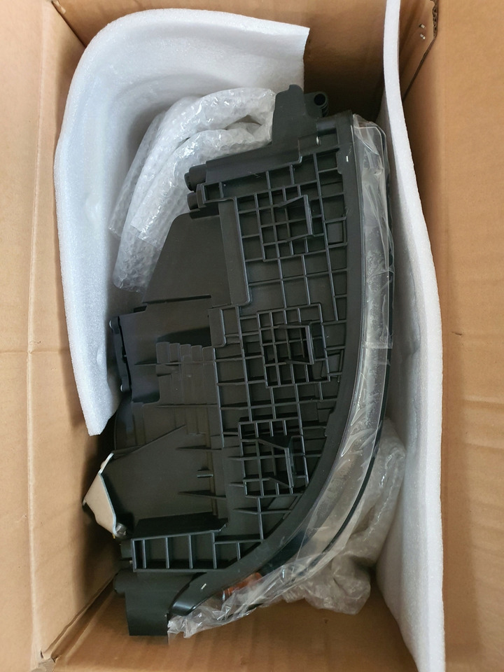 NOWY REFLEKTOR VOLVO FH4 PRAWY - Karoserija i eksterijer za Kamion: slika NOWY REFLEKTOR VOLVO FH4 PRAWY - Karoserija i eksterijer za Kamion NOWY REFLEKTOR VOLVO FH4 PRAWY - Karoserija i eksterijer za Kamion: slika NOWY REFLEKTOR VOLVO FH4 PRAWY - Karoserija i eksterijer za Kamion