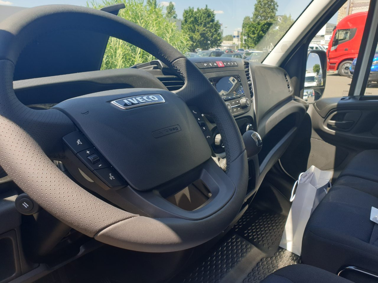 IVECO Daily 35S14 with Zanotti Z350 0°C Refrigeration (5 vehicles in stock) - Dostavno vozilo hladnjača: slika IVECO Daily 35S14 with Zanotti Z350 0°C Refrigeration (5 vehicles in stock) - Dostavno vozilo hladnjača IVECO Daily 35S14 with Zanotti Z350 0°C Refrigeration (5 vehicles in stock) - Dostavno vozilo hladnjača: slika IVECO Daily 35S14 with Zanotti Z350 0°C Refrigeration (5 vehicles in stock) - Dostavno vozilo hladnjača