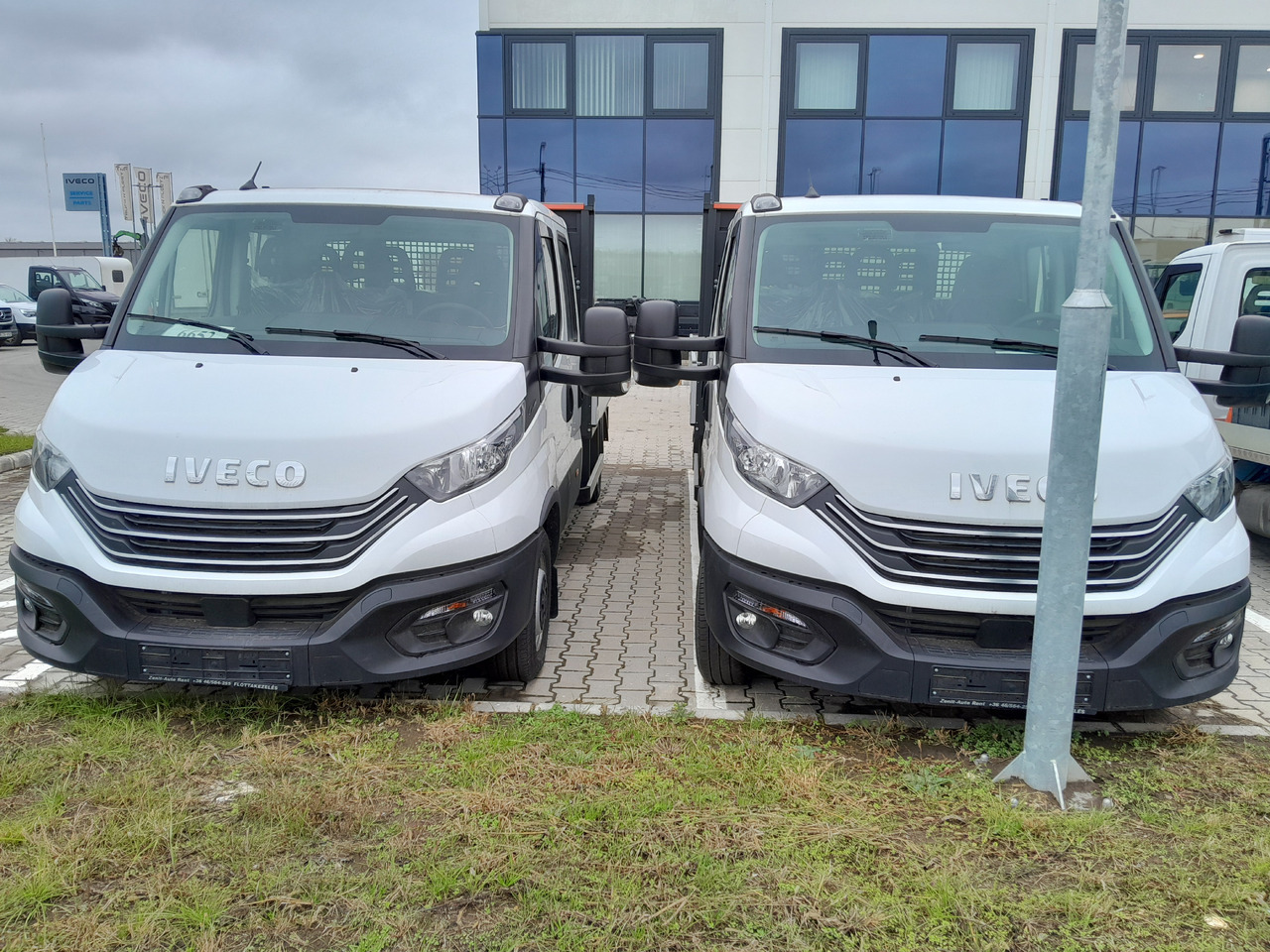 Iveco Daila 35 Daily C 18 H 3450 - Dostavno vozilo s ravnom platformom: slika Iveco Daila 35 Daily C 18 H 3450 - Dostavno vozilo s ravnom platformom Iveco Daila 35 Daily C 18 H 3450 - Dostavno vozilo s ravnom platformom: slika Iveco Daila 35 Daily C 18 H 3450 - Dostavno vozilo s ravnom platformom