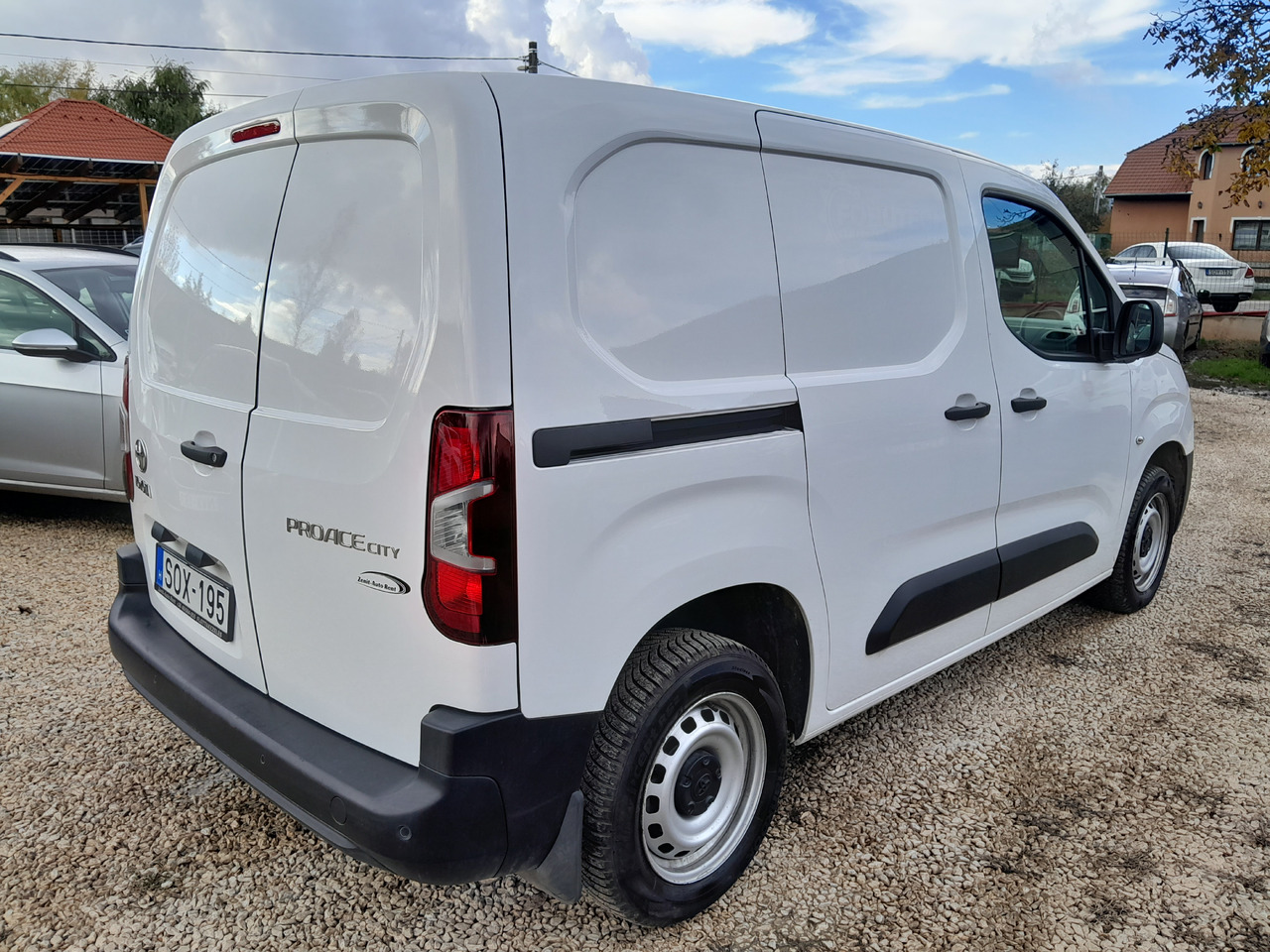 TOYOTA 1.5 City Active 3 Business - Mali kombi: slika TOYOTA 1.5 City Active 3 Business - Mali kombi TOYOTA 1.5 City Active 3 Business - Mali kombi: slika TOYOTA 1.5 City Active 3 Business - Mali kombi