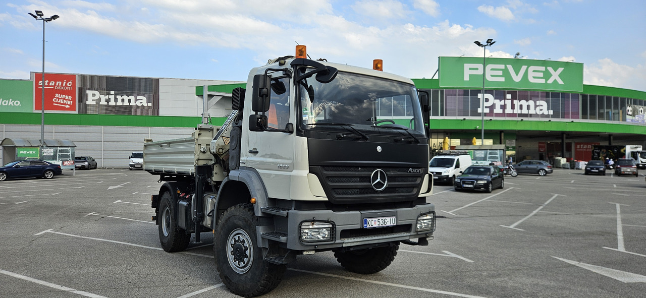 MERCEDES-BENZ Axor 1833 4x4 - Kamion s kranom: slika MERCEDES-BENZ Axor 1833 4x4 - Kamion s kranom MERCEDES-BENZ Axor 1833 4x4 - Kamion s kranom: slika MERCEDES-BENZ Axor 1833 4x4 - Kamion s kranom