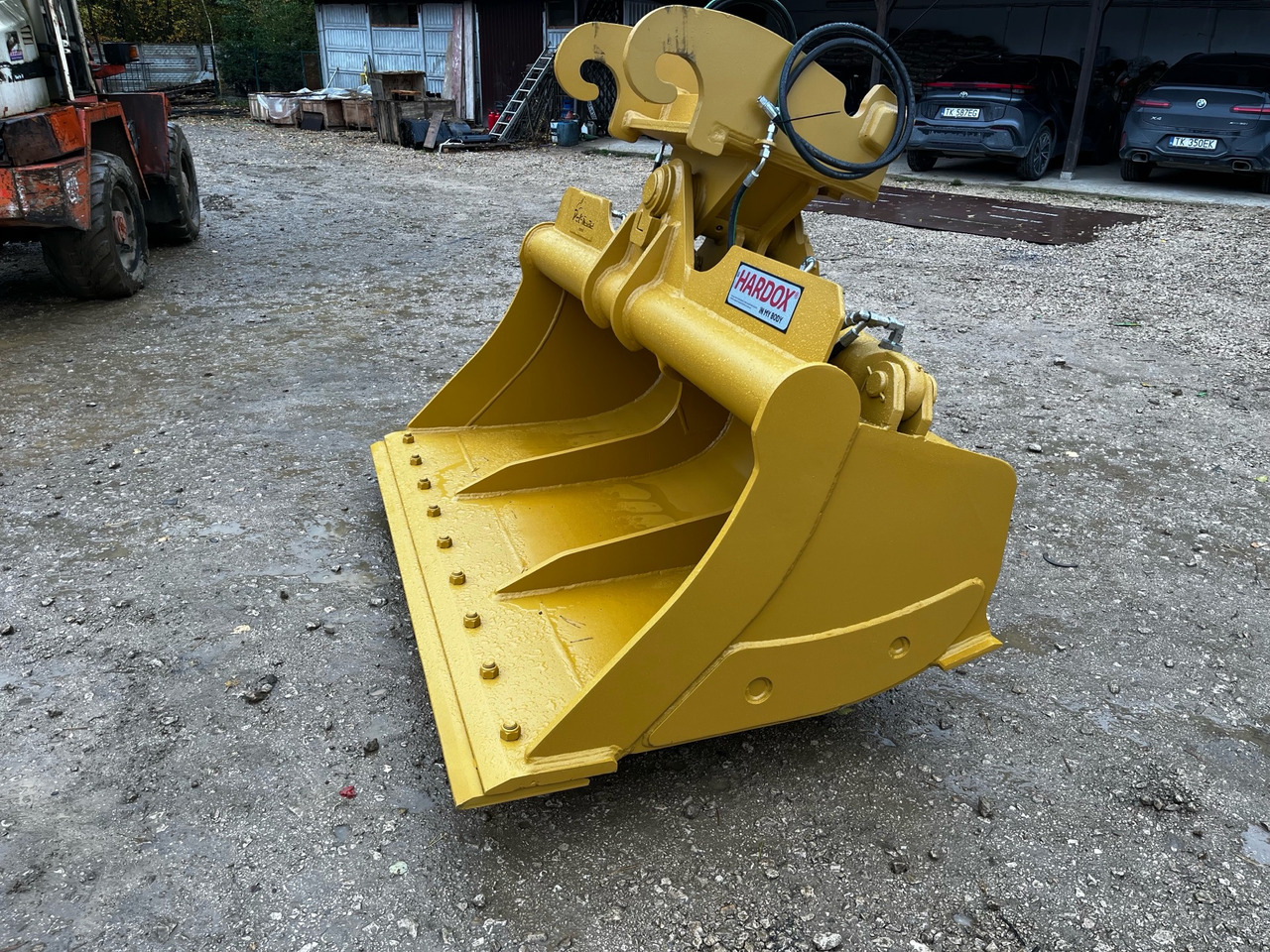 Łyżka skarpowa hydraulicznie uchylna - Korpa za bager za Korpa za bager: slika Łyżka skarpowa hydraulicznie uchylna - Korpa za bager za Korpa za bager Łyżka skarpowa hydraulicznie uchylna - Korpa za bager za Korpa za bager: slika Łyżka skarpowa hydraulicznie uchylna - Korpa za bager za Korpa za bager