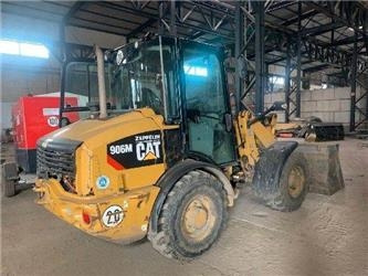 CAT 906M - Utovarivač na kotačima: slika CAT 906M - Utovarivač na kotačima CAT 906M - Utovarivač na kotačima: slika CAT 906M - Utovarivač na kotačima