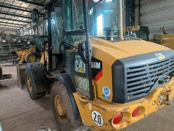 CAT 906M - Utovarivač na kotačima: slika CAT 906M - Utovarivač na kotačima CAT 906M - Utovarivač na kotačima: slika CAT 906M - Utovarivač na kotačima