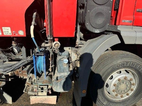 Cestovna čistilica Mercedes-Benz 1829 L: slika Cestovna čistilica Mercedes-Benz 1829 L