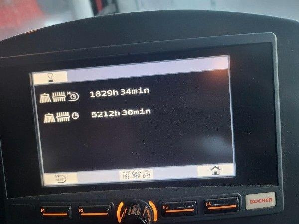 Cestovna čistilica Mercedes-Benz 1829 L: slika Cestovna čistilica Mercedes-Benz 1829 L