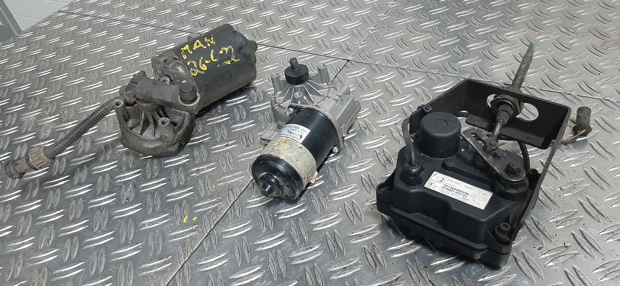 Gebrauchte Scheibenwischer - Motoren, MAN 26.422, DB, Artikel - Nr. : 81.99999 - 9999 - Brisač za Kamion: slika Gebrauchte Scheibenwischer - Motoren, MAN 26.422, DB, Artikel - Nr. : 81.99999 - 9999 - Brisač za Kamion Gebrauchte Scheibenwischer - Motoren, MAN 26.422, DB, Artikel - Nr. : 81.99999 - 9999 - Brisač za Kamion: slika Gebrauchte Scheibenwischer - Motoren, MAN 26.422, DB, Artikel - Nr. : 81.99999 - 9999 - Brisač za Kamion