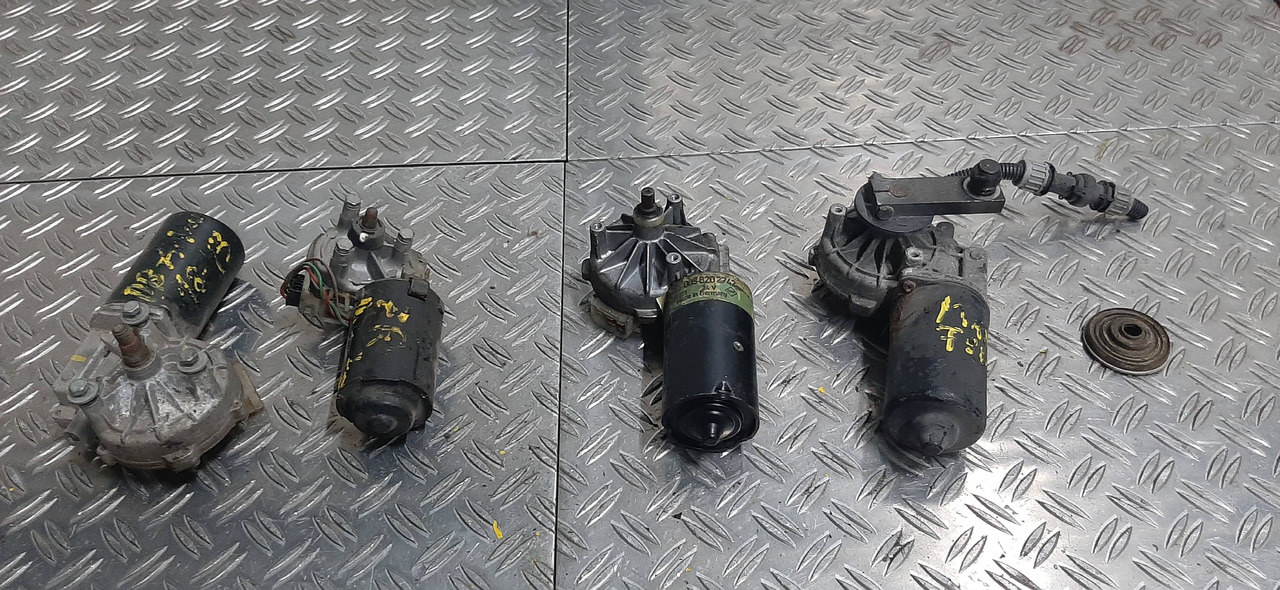 Gebrauchte Scheibenwischer - Motoren, MAN, DB, Artikel - Nr. : 81.99999 - 9999 - Brisač za Kamion: slika Gebrauchte Scheibenwischer - Motoren, MAN, DB, Artikel - Nr. : 81.99999 - 9999 - Brisač za Kamion Gebrauchte Scheibenwischer - Motoren, MAN, DB, Artikel - Nr. : 81.99999 - 9999 - Brisač za Kamion: slika Gebrauchte Scheibenwischer - Motoren, MAN, DB, Artikel - Nr. : 81.99999 - 9999 - Brisač za Kamion