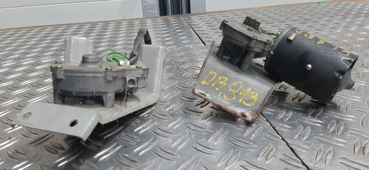 Gebrauchter DB 813 Wischermotor , Artikel - Nr. : 81.99999 - 9999 - Brisač za Kamion: slika Gebrauchter DB 813 Wischermotor , Artikel - Nr. : 81.99999 - 9999 - Brisač za Kamion Gebrauchter DB 813 Wischermotor , Artikel - Nr. : 81.99999 - 9999 - Brisač za Kamion: slika Gebrauchter DB 813 Wischermotor , Artikel - Nr. : 81.99999 - 9999 - Brisač za Kamion