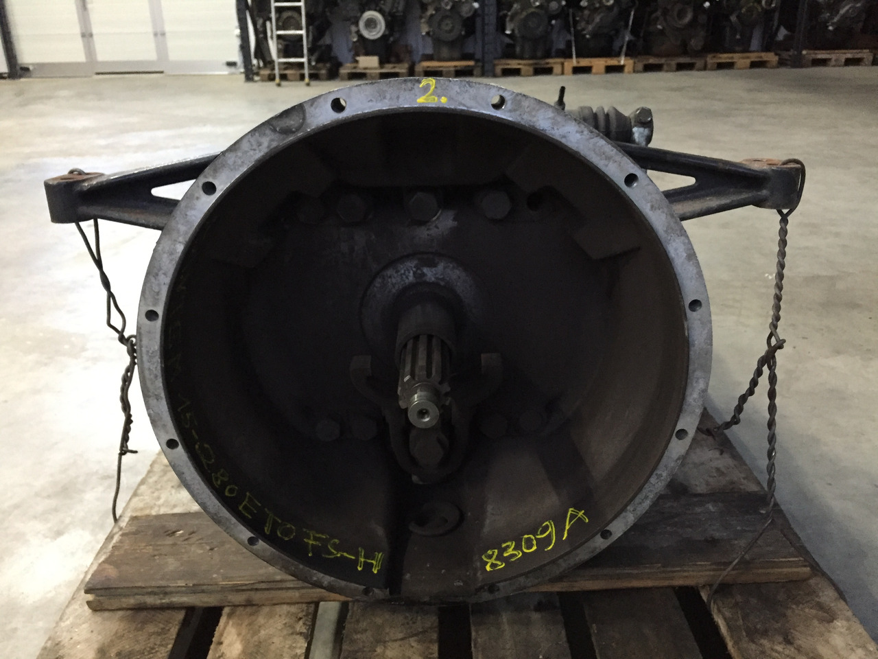 Gebrauchtes Getriebe MAN TGM Typ: ETO FS 8309, Artikel - Nr.: 81.32003 - 6957 - Mjenjač za Kamion: slika Gebrauchtes Getriebe MAN TGM Typ: ETO FS 8309, Artikel - Nr.: 81.32003 - 6957 - Mjenjač za Kamion Gebrauchtes Getriebe MAN TGM Typ: ETO FS 8309, Artikel - Nr.: 81.32003 - 6957 - Mjenjač za Kamion: slika Gebrauchtes Getriebe MAN TGM Typ: ETO FS 8309, Artikel - Nr.: 81.32003 - 6957 - Mjenjač za Kamion