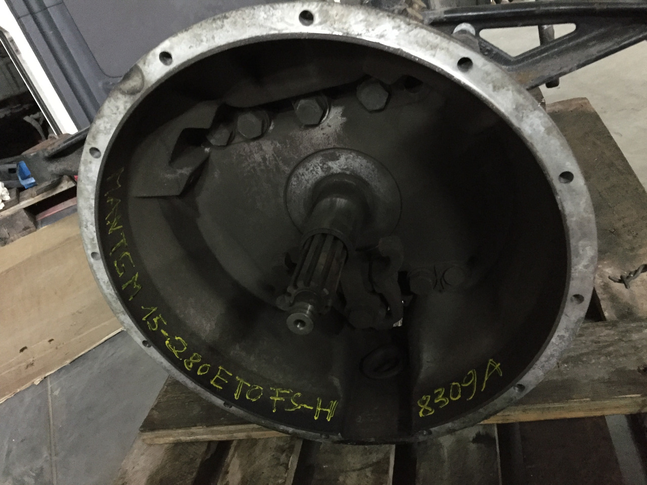 Gebrauchtes Getriebe MAN TGM Typ: ETO FS 8309, Artikel - Nr.: 81.32003 - 6957 - Mjenjač za Kamion: slika Gebrauchtes Getriebe MAN TGM Typ: ETO FS 8309, Artikel - Nr.: 81.32003 - 6957 - Mjenjač za Kamion Gebrauchtes Getriebe MAN TGM Typ: ETO FS 8309, Artikel - Nr.: 81.32003 - 6957 - Mjenjač za Kamion: slika Gebrauchtes Getriebe MAN TGM Typ: ETO FS 8309, Artikel - Nr.: 81.32003 - 6957 - Mjenjač za Kamion