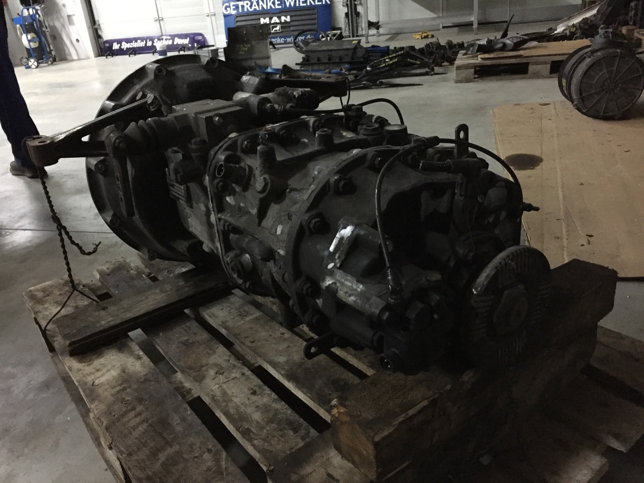 Gebrauchtes Getriebe MAN TGM Typ: ETO FS 8309, Artikel - Nr.: 81.32003 - 6957 - Mjenjač za Kamion: slika Gebrauchtes Getriebe MAN TGM Typ: ETO FS 8309, Artikel - Nr.: 81.32003 - 6957 - Mjenjač za Kamion Gebrauchtes Getriebe MAN TGM Typ: ETO FS 8309, Artikel - Nr.: 81.32003 - 6957 - Mjenjač za Kamion: slika Gebrauchtes Getriebe MAN TGM Typ: ETO FS 8309, Artikel - Nr.: 81.32003 - 6957 - Mjenjač za Kamion