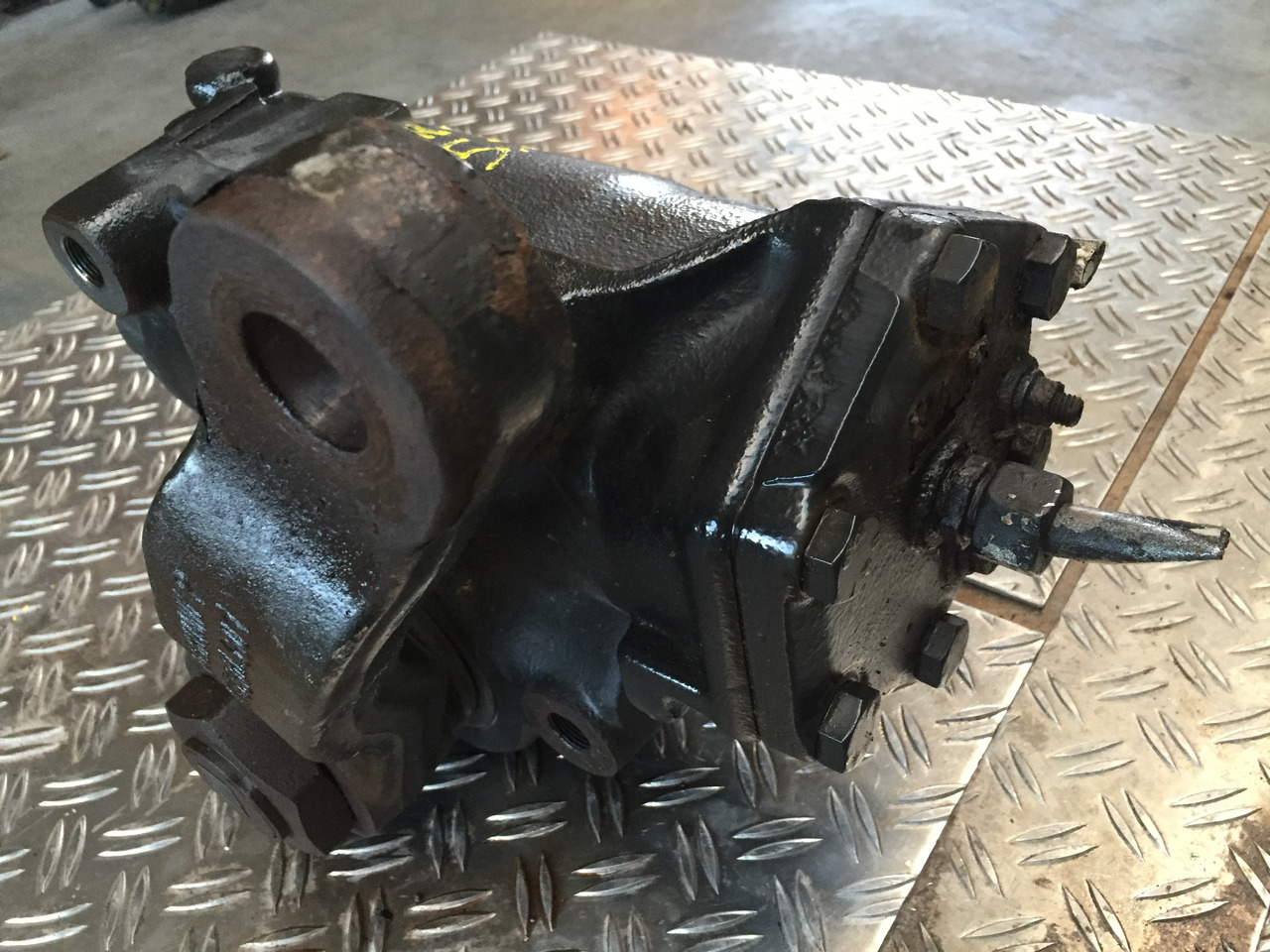 Gebrauchtes Lenkgetriebe, MAN TGM 15.280, Artikel - Nr. : 85.46200 - 6019 - Letva volana za Kamion: slika Gebrauchtes Lenkgetriebe, MAN TGM 15.280, Artikel - Nr. : 85.46200 - 6019 - Letva volana za Kamion Gebrauchtes Lenkgetriebe, MAN TGM 15.280, Artikel - Nr. : 85.46200 - 6019 - Letva volana za Kamion: slika Gebrauchtes Lenkgetriebe, MAN TGM 15.280, Artikel - Nr. : 85.46200 - 6019 - Letva volana za Kamion