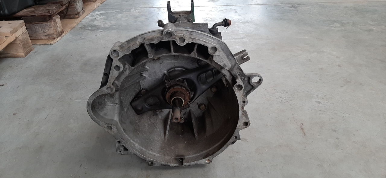 Gebrauchtes MAN + VW LT 45 - Getriebe Artikel - Nr. : 81.99999 - 9999 - Mjenjač za Kamion: slika Gebrauchtes MAN + VW LT 45 - Getriebe Artikel - Nr. : 81.99999 - 9999 - Mjenjač za Kamion Gebrauchtes MAN + VW LT 45 - Getriebe Artikel - Nr. : 81.99999 - 9999 - Mjenjač za Kamion: slika Gebrauchtes MAN + VW LT 45 - Getriebe Artikel - Nr. : 81.99999 - 9999 - Mjenjač za Kamion