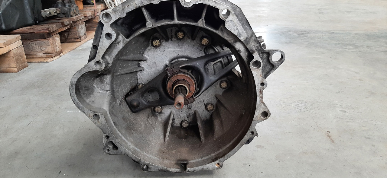 Gebrauchtes MAN + VW LT 45 - Getriebe Artikel - Nr. : 81.99999 - 9999 - Mjenjač za Kamion: slika Gebrauchtes MAN + VW LT 45 - Getriebe Artikel - Nr. : 81.99999 - 9999 - Mjenjač za Kamion Gebrauchtes MAN + VW LT 45 - Getriebe Artikel - Nr. : 81.99999 - 9999 - Mjenjač za Kamion: slika Gebrauchtes MAN + VW LT 45 - Getriebe Artikel - Nr. : 81.99999 - 9999 - Mjenjač za Kamion