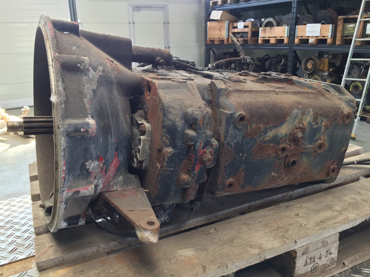 Gebrauchtes ZF Getriebe MAN 17.232, Typ : S6 - 65 + GV - 80, Artikel - Nr. : 81.32002 - 6082 - Mjenjač za Kamion: slika Gebrauchtes ZF Getriebe MAN 17.232, Typ : S6 - 65 + GV - 80, Artikel - Nr. : 81.32002 - 6082 - Mjenjač za Kamion Gebrauchtes ZF Getriebe MAN 17.232, Typ : S6 - 65 + GV - 80, Artikel - Nr. : 81.32002 - 6082 - Mjenjač za Kamion: slika Gebrauchtes ZF Getriebe MAN 17.232, Typ : S6 - 65 + GV - 80, Artikel - Nr. : 81.32002 - 6082 - Mjenjač za Kamion