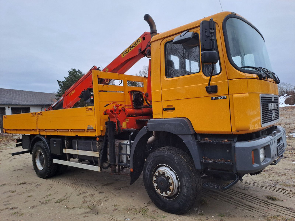 MAN 19.403 Pritsche 4x4 mit Palfingerkran PK 21000 mit Funk - Fernbedienung - Kamion s kranom: slika MAN 19.403 Pritsche 4x4 mit Palfingerkran PK 21000 mit Funk - Fernbedienung - Kamion s kranom MAN 19.403 Pritsche 4x4 mit Palfingerkran PK 21000 mit Funk - Fernbedienung - Kamion s kranom: slika MAN 19.403 Pritsche 4x4 mit Palfingerkran PK 21000 mit Funk - Fernbedienung - Kamion s kranom