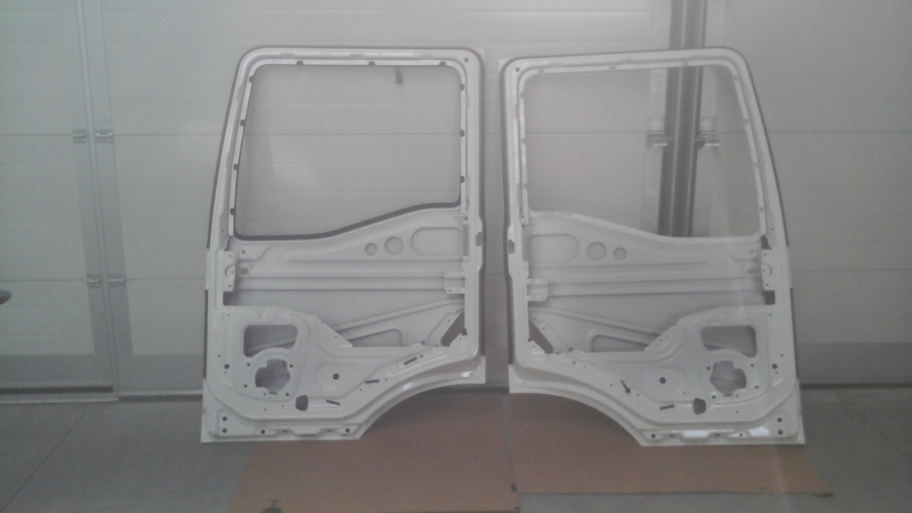 Neuwertige Türen, links und rechts, MAN TGM / TG3 15.290 Rohtüre, Artikel - Nr: 81.62600 - 4143 / 44 - Vrata i dijelovi za Kamion: slika Neuwertige Türen, links und rechts, MAN TGM / TG3 15.290 Rohtüre, Artikel - Nr: 81.62600 - 4143 / 44 - Vrata i dijelovi za Kamion Neuwertige Türen, links und rechts, MAN TGM / TG3 15.290 Rohtüre, Artikel - Nr: 81.62600 - 4143 / 44 - Vrata i dijelovi za Kamion: slika Neuwertige Türen, links und rechts, MAN TGM / TG3 15.290 Rohtüre, Artikel - Nr: 81.62600 - 4143 / 44 - Vrata i dijelovi za Kamion