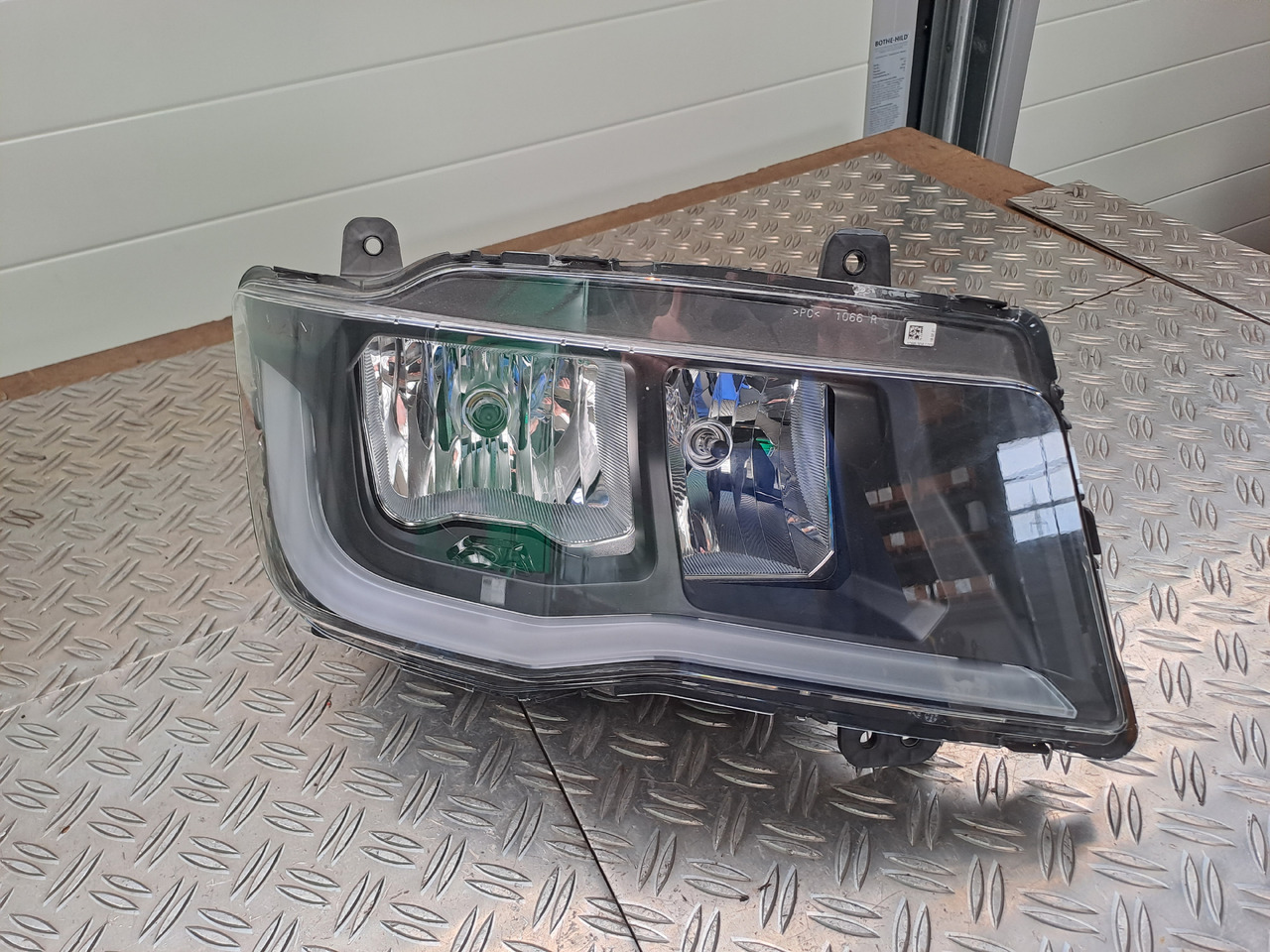 ---Neuwertiger Scheinwerfer und Träger MAN TG3 / TGS / TGX, Artikel - Nr. : 81.25101 - 6738 - Prednja svjetla za Kamion: slika ---Neuwertiger Scheinwerfer und Träger MAN TG3 / TGS / TGX, Artikel - Nr. : 81.25101 - 6738 - Prednja svjetla za Kamion ---Neuwertiger Scheinwerfer und Träger MAN TG3 / TGS / TGX, Artikel - Nr. : 81.25101 - 6738 - Prednja svjetla za Kamion: slika ---Neuwertiger Scheinwerfer und Träger MAN TG3 / TGS / TGX, Artikel - Nr. : 81.25101 - 6738 - Prednja svjetla za Kamion