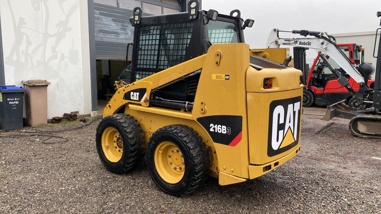CAT 216, freza, mogučnost najma - Utovarivač: slika CAT 216, freza, mogučnost najma - Utovarivač CAT 216, freza, mogučnost najma - Utovarivač: slika CAT 216, freza, mogučnost najma - Utovarivač