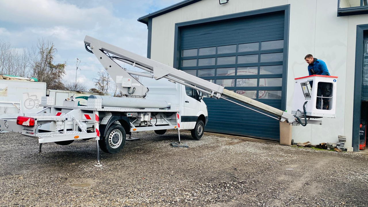 MERCEDES SPRINTER - Podizna platforma montirana na kamion: slika MERCEDES SPRINTER - Podizna platforma montirana na kamion MERCEDES SPRINTER - Podizna platforma montirana na kamion: slika MERCEDES SPRINTER - Podizna platforma montirana na kamion