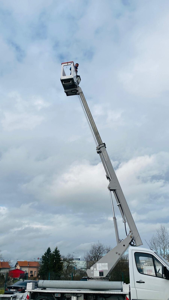 MERCEDES SPRINTER - Podizna platforma montirana na kamion: slika MERCEDES SPRINTER - Podizna platforma montirana na kamion MERCEDES SPRINTER - Podizna platforma montirana na kamion: slika MERCEDES SPRINTER - Podizna platforma montirana na kamion