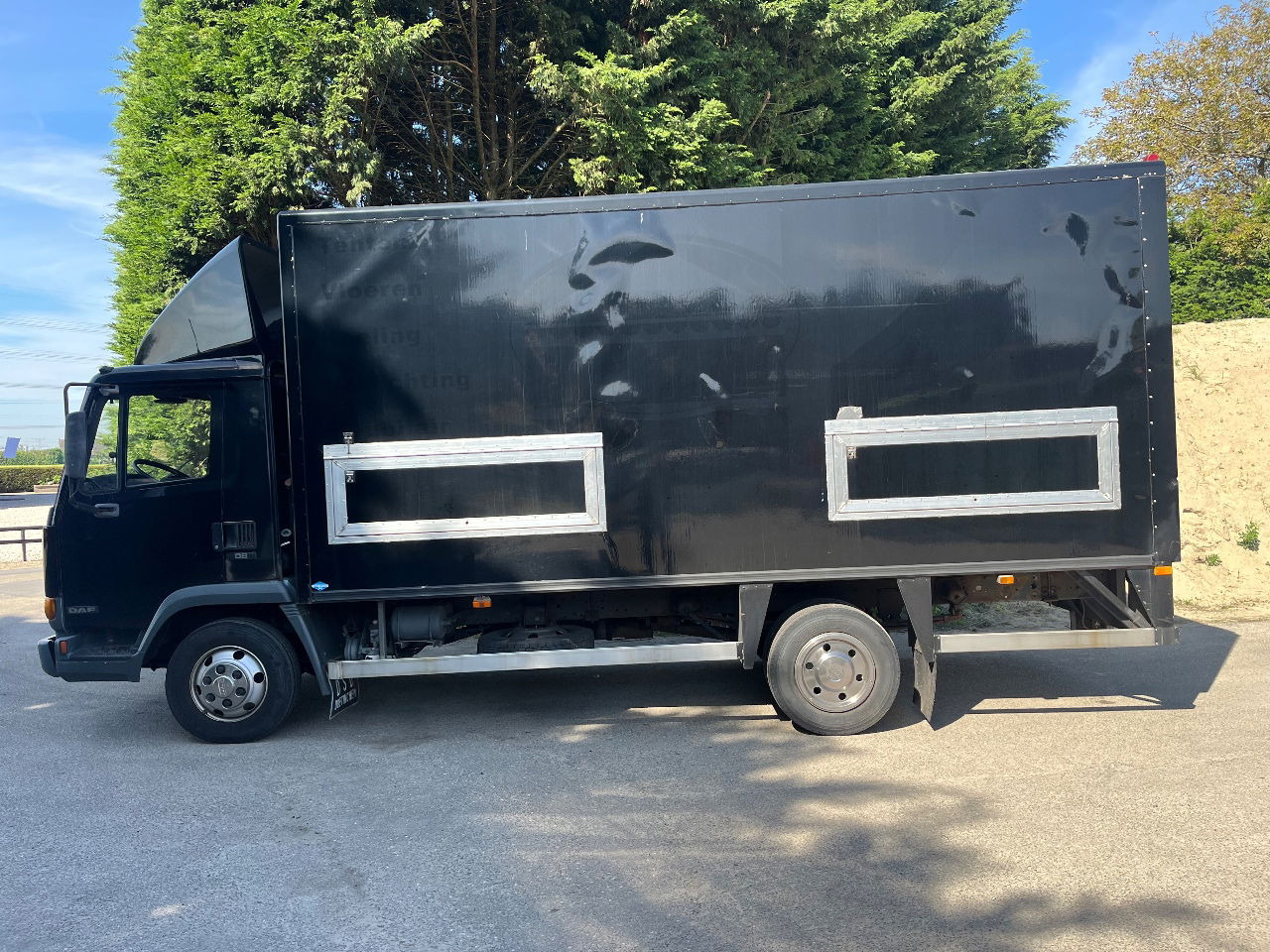 DAF 45 - Kamion sandučar: slika DAF 45 - Kamion sandučar DAF 45 - Kamion sandučar: slika DAF 45 - Kamion sandučar