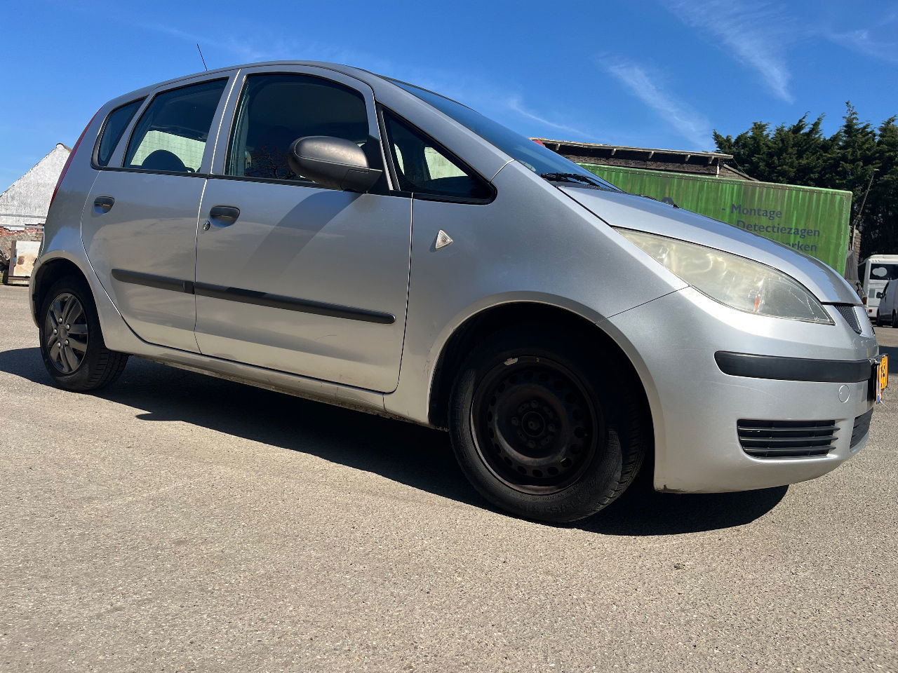 Mitsubishi Colt 1.3 Airco - Automobil: slika Mitsubishi Colt 1.3 Airco - Automobil Mitsubishi Colt 1.3 Airco - Automobil: slika Mitsubishi Colt 1.3 Airco - Automobil