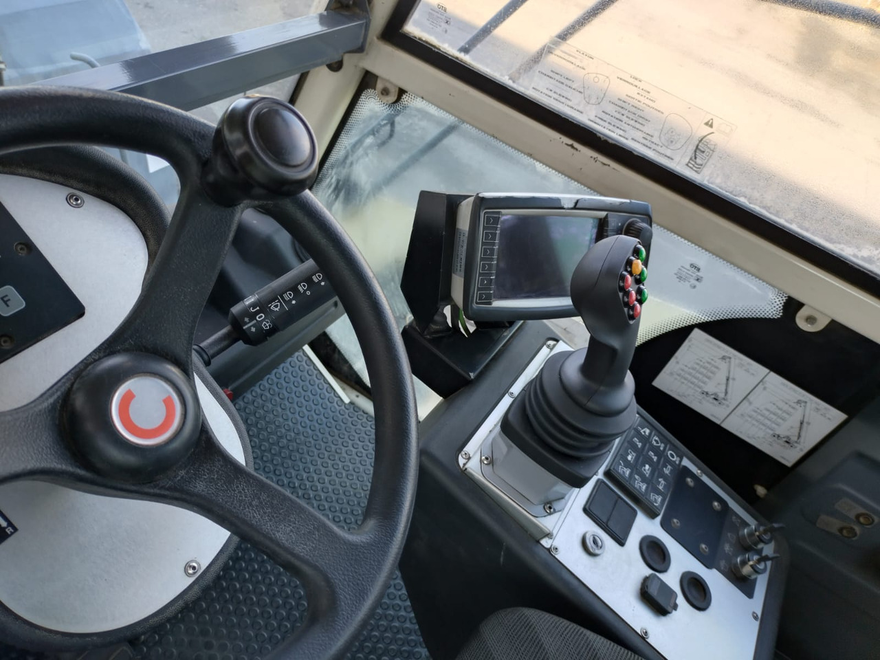 KONECRANES LiftAce 5-31 - Dohvatni viličar: slika KONECRANES LiftAce 5-31 - Dohvatni viličar KONECRANES LiftAce 5-31 - Dohvatni viličar: slika KONECRANES LiftAce 5-31 - Dohvatni viličar