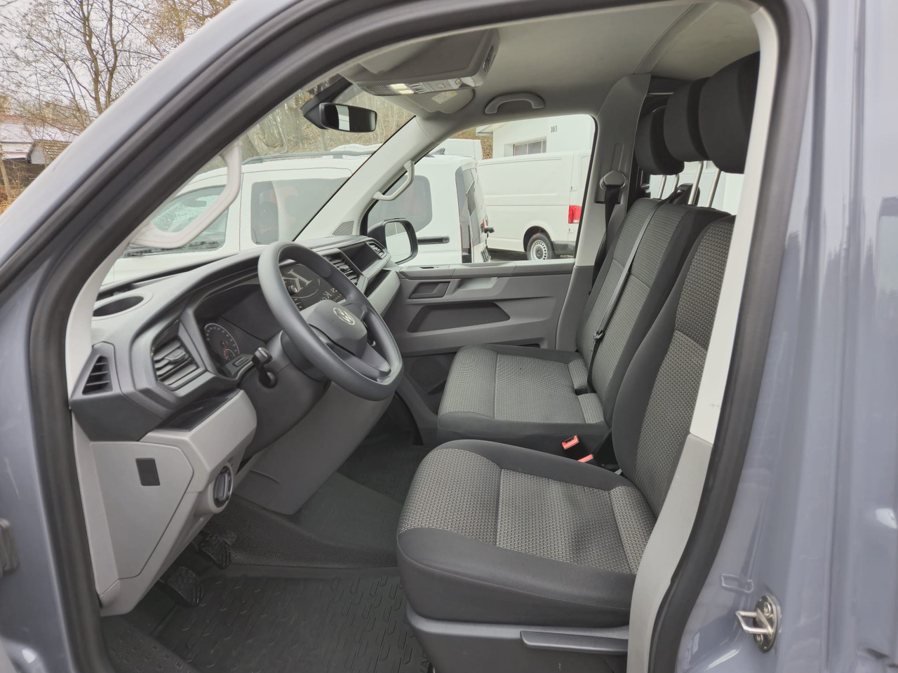 Putnički kombi VOLKSWAGEN T6.1 Transporter Kombi LR/Navi/AppCon./6-Sitzer: slika Putnički kombi VOLKSWAGEN T6.1 Transporter Kombi LR/Navi/AppCon./6-Sitzer Putnički kombi VOLKSWAGEN T6.1 Transporter Kombi LR/Navi/AppCon./6-Sitzer: slika Putnički kombi VOLKSWAGEN T6.1 Transporter Kombi LR/Navi/AppCon./6-Sitzer