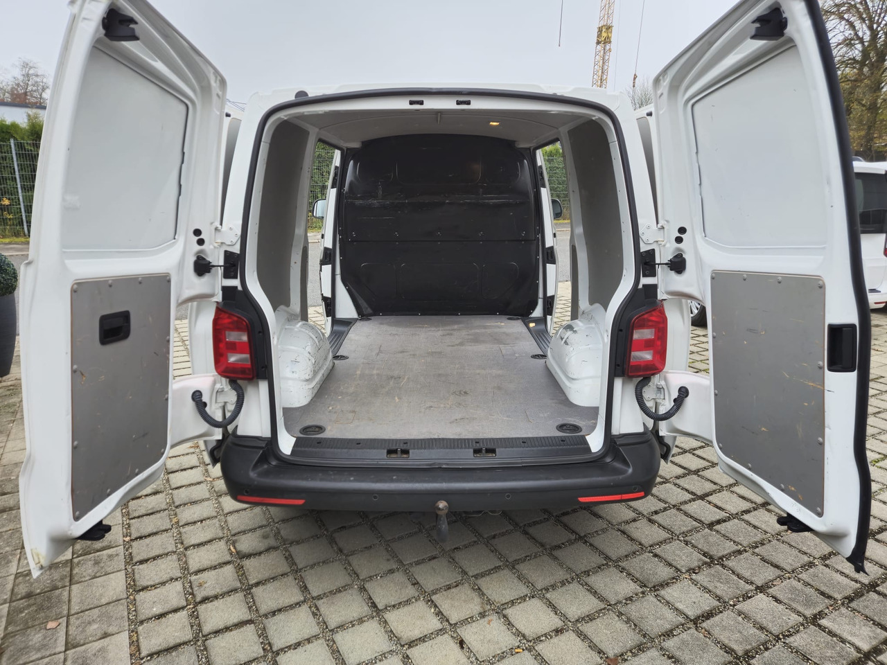 VOLKSWAGEN T6 Transporter Klima/PDC/AHK/Standheiz. - Furgon: slika VOLKSWAGEN T6 Transporter Klima/PDC/AHK/Standheiz. - Furgon VOLKSWAGEN T6 Transporter Klima/PDC/AHK/Standheiz. - Furgon: slika VOLKSWAGEN T6 Transporter Klima/PDC/AHK/Standheiz. - Furgon