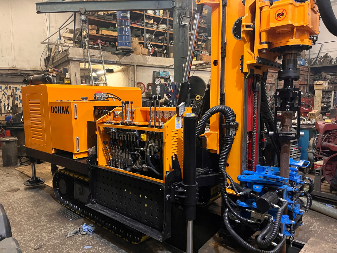 Bohak KL 150 Drilling Rig - Platforma za bušenje: slika Bohak KL 150 Drilling Rig - Platforma za bušenje Bohak KL 150 Drilling Rig - Platforma za bušenje: slika Bohak KL 150 Drilling Rig - Platforma za bušenje