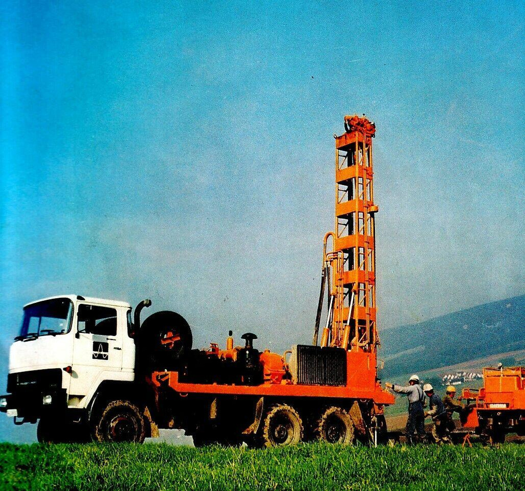 Magirus Deutz Prakla P5001 Drilling rig ,500 m Iveco Magirus Deutz - Platforma za bušenje: slika Magirus Deutz Prakla P5001 Drilling rig ,500 m Iveco Magirus Deutz - Platforma za bušenje Magirus Deutz Prakla P5001 Drilling rig ,500 m Iveco Magirus Deutz - Platforma za bušenje: slika Magirus Deutz Prakla P5001 Drilling rig ,500 m Iveco Magirus Deutz - Platforma za bušenje