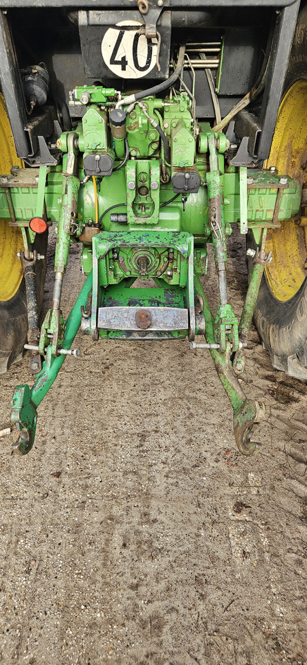 JOHN DEERE 4350 - Traktor: slika JOHN DEERE 4350 - Traktor JOHN DEERE 4350 - Traktor: slika JOHN DEERE 4350 - Traktor