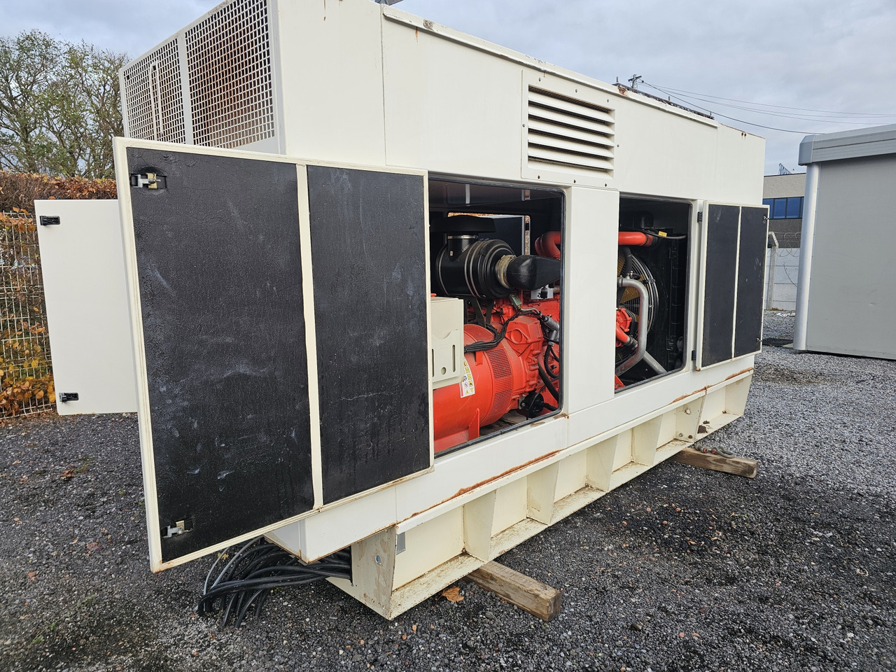 SCANIA 400KVA - Generatorski set: slika SCANIA 400KVA - Generatorski set SCANIA 400KVA - Generatorski set: slika SCANIA 400KVA - Generatorski set