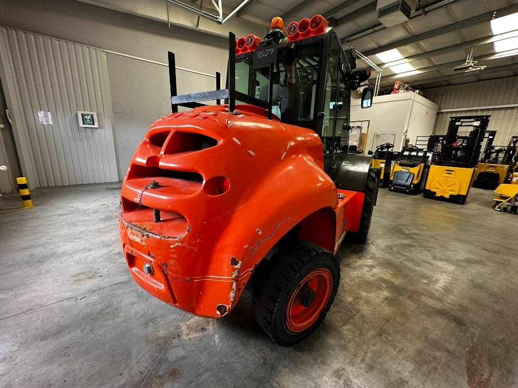 Ausa C 500 H - Viličar za teške terene: slika Ausa C 500 H - Viličar za teške terene Ausa C 500 H - Viličar za teške terene: slika Ausa C 500 H - Viličar za teške terene