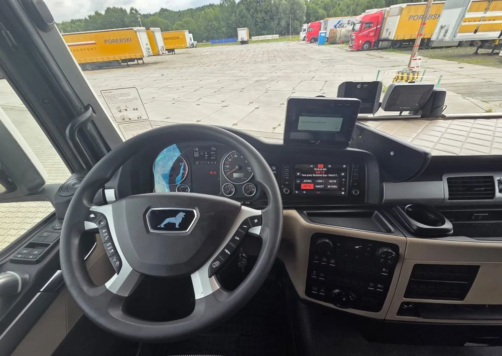 MAN TGX 18.470 - Tegljač: slika MAN TGX 18.470 - Tegljač MAN TGX 18.470 - Tegljač: slika MAN TGX 18.470 - Tegljač