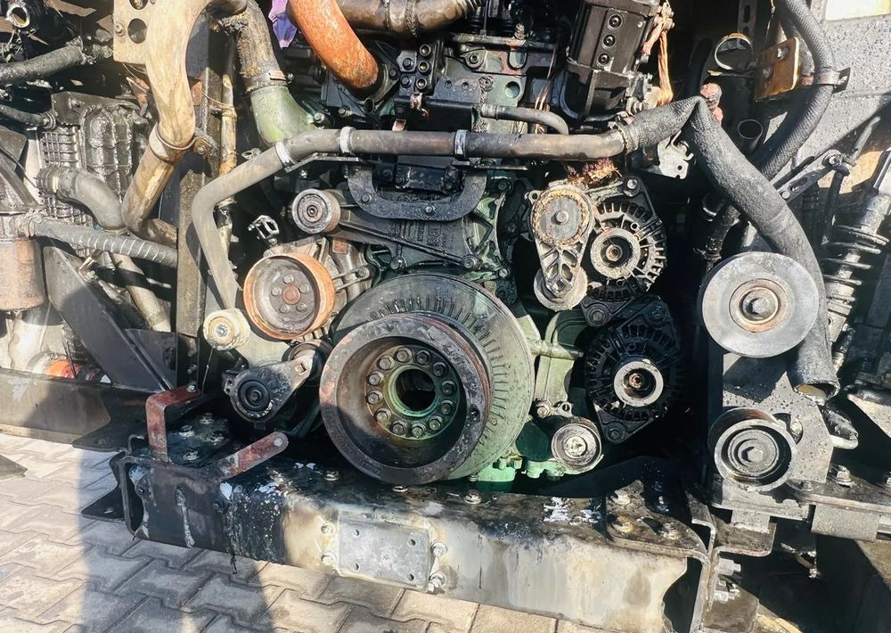 Zakup Volvo 9900 Volvo 9900: slika Zakup Volvo 9900 Volvo 9900 Zakup Volvo 9900 Volvo 9900: slika Zakup Volvo 9900 Volvo 9900