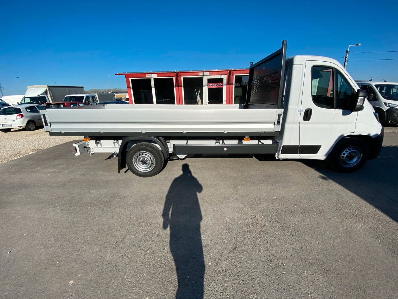 Fiat DUCATO XLWB MAXI PRITSCHE - Dostavno vozilo s ravnom platformom: slika Fiat DUCATO XLWB MAXI PRITSCHE - Dostavno vozilo s ravnom platformom Fiat DUCATO XLWB MAXI PRITSCHE - Dostavno vozilo s ravnom platformom: slika Fiat DUCATO XLWB MAXI PRITSCHE - Dostavno vozilo s ravnom platformom