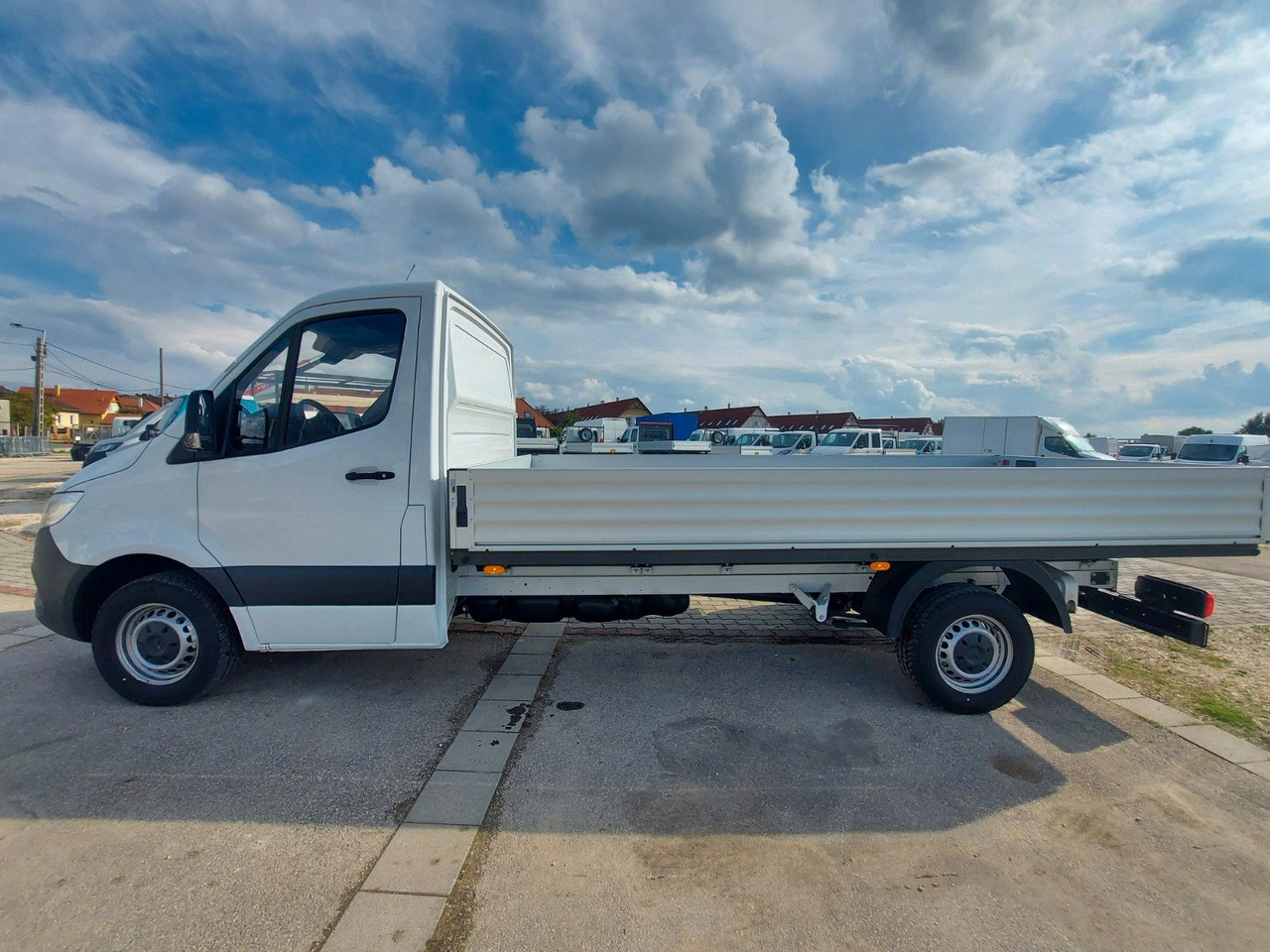 Mercedes-Benz Sprinter 315Pritsche - Dostavno vozilo s ravnom platformom: slika Mercedes-Benz Sprinter 315Pritsche - Dostavno vozilo s ravnom platformom Mercedes-Benz Sprinter 315Pritsche - Dostavno vozilo s ravnom platformom: slika Mercedes-Benz Sprinter 315Pritsche - Dostavno vozilo s ravnom platformom