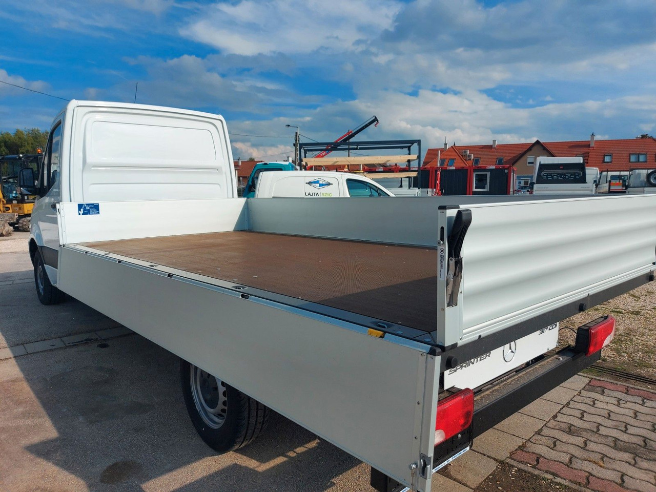 Mercedes-Benz Sprinter 315Pritsche - Dostavno vozilo s ravnom platformom: slika Mercedes-Benz Sprinter 315Pritsche - Dostavno vozilo s ravnom platformom Mercedes-Benz Sprinter 315Pritsche - Dostavno vozilo s ravnom platformom: slika Mercedes-Benz Sprinter 315Pritsche - Dostavno vozilo s ravnom platformom