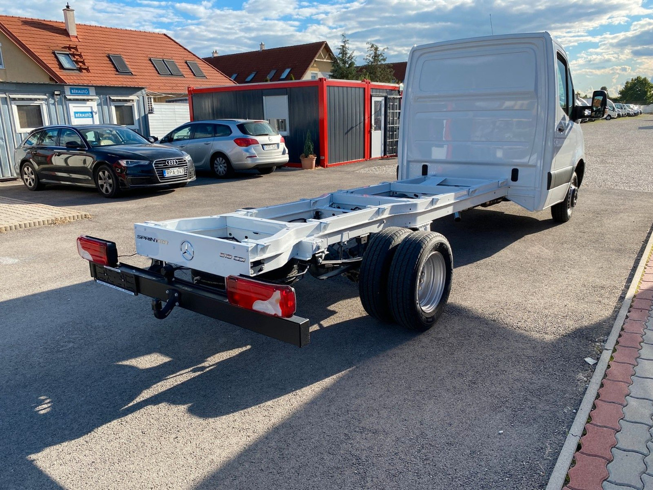 Dostavno vozilo sa zatvorenim sandukom Mercedes-Benz Sprinter 519 Koffer: slika Dostavno vozilo sa zatvorenim sandukom Mercedes-Benz Sprinter 519 Koffer