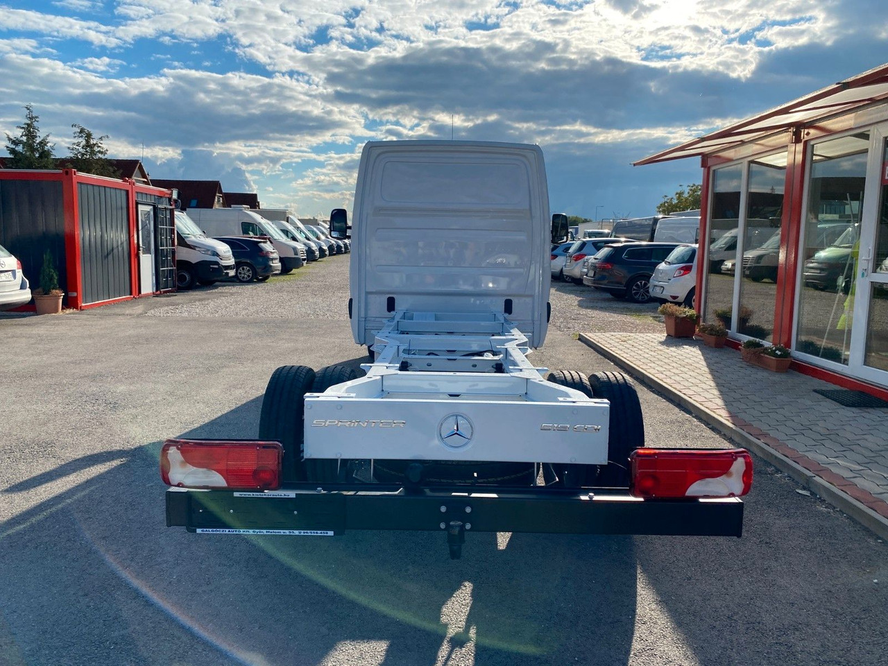 Mercedes-Benz Sprinter 519 Koffer - Dostavno vozilo sa zatvorenim sandukom: slika Mercedes-Benz Sprinter 519 Koffer - Dostavno vozilo sa zatvorenim sandukom Mercedes-Benz Sprinter 519 Koffer - Dostavno vozilo sa zatvorenim sandukom: slika Mercedes-Benz Sprinter 519 Koffer - Dostavno vozilo sa zatvorenim sandukom