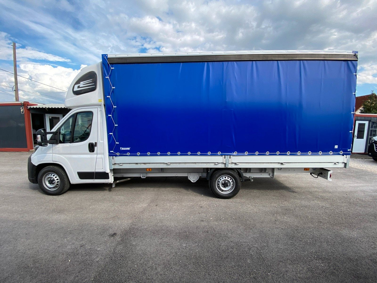 Peugeot BOXER CHC L4 HEAVY PRITSCHE+PLANE+SCHLAFKABINE - Dostavno vozilo s ceradom: slika Peugeot BOXER CHC L4 HEAVY PRITSCHE+PLANE+SCHLAFKABINE - Dostavno vozilo s ceradom Peugeot BOXER CHC L4 HEAVY PRITSCHE+PLANE+SCHLAFKABINE - Dostavno vozilo s ceradom: slika Peugeot BOXER CHC L4 HEAVY PRITSCHE+PLANE+SCHLAFKABINE - Dostavno vozilo s ceradom