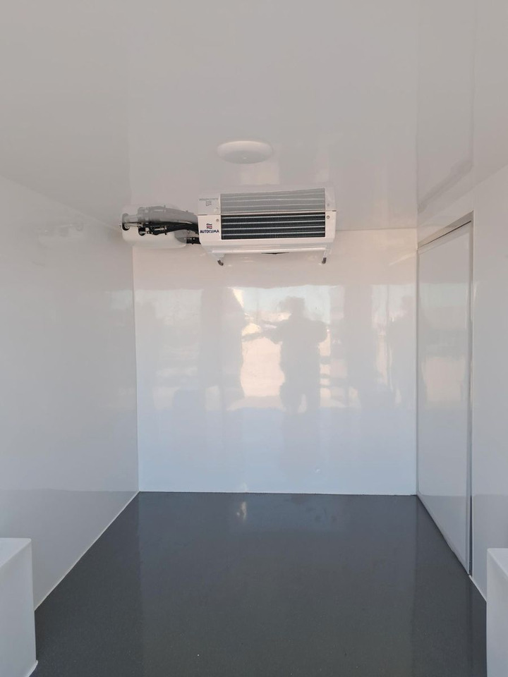 Peugeot Boxer - Dostavno vozilo hladnjača: slika Peugeot Boxer - Dostavno vozilo hladnjača Peugeot Boxer - Dostavno vozilo hladnjača: slika Peugeot Boxer - Dostavno vozilo hladnjača