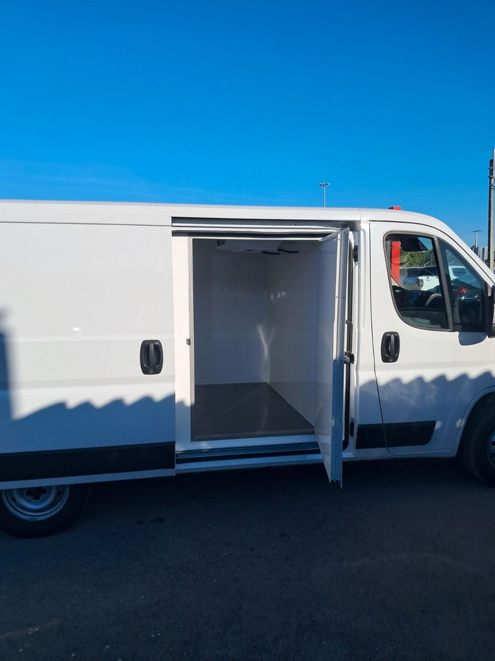 Dostavno vozilo hladnjača Peugeot Boxer: slika Dostavno vozilo hladnjača Peugeot Boxer Dostavno vozilo hladnjača Peugeot Boxer: slika Dostavno vozilo hladnjača Peugeot Boxer